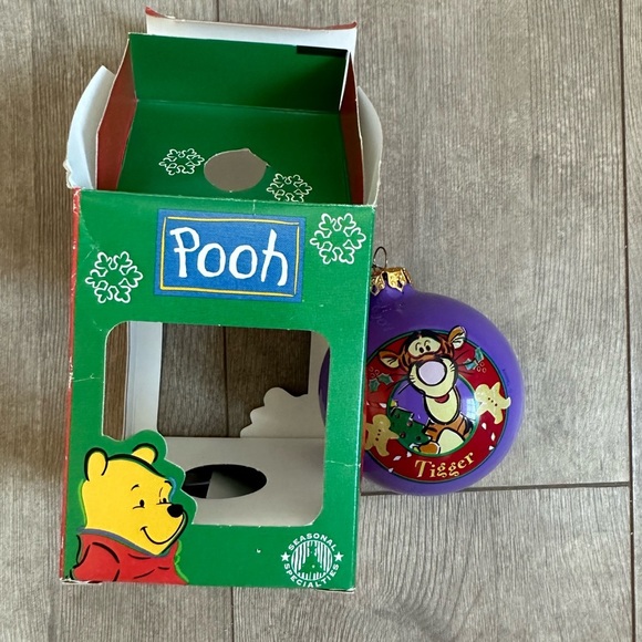 Vintage Disney Winnie the Pooh 'Tigger' Seasonal Specialties ornament in box - Picture 3 of 9